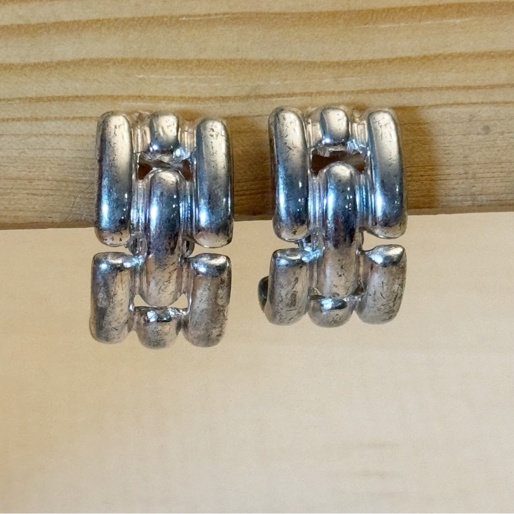 Vintage 80s GIVENCHY Paris New York Silver Tone Chain Clip On Earrings Statement - Picture 4 of 9